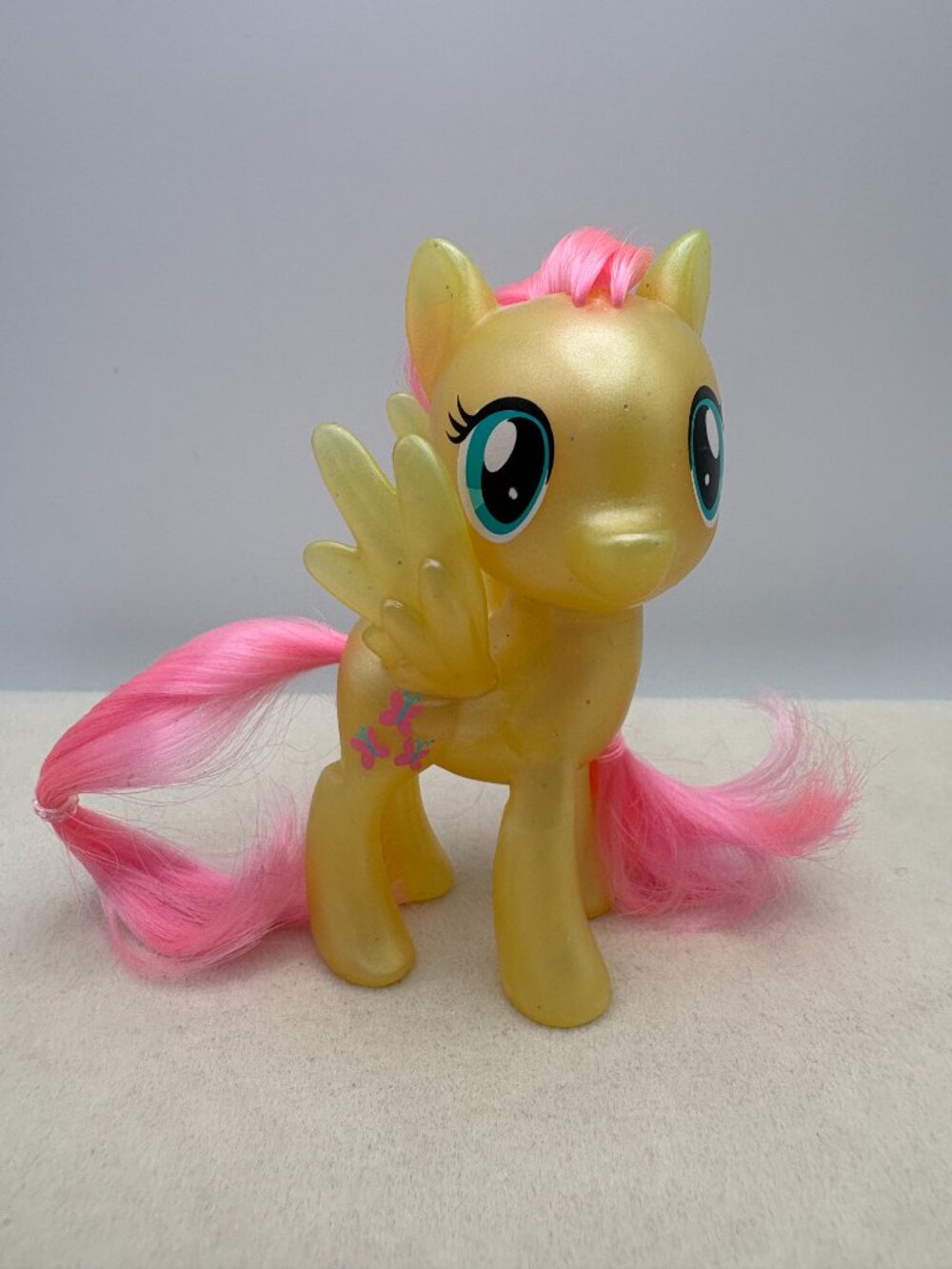 My Little Pony (MLP) Fluttershy 2016 Pearlescent G4 (MLP: LT3-17)